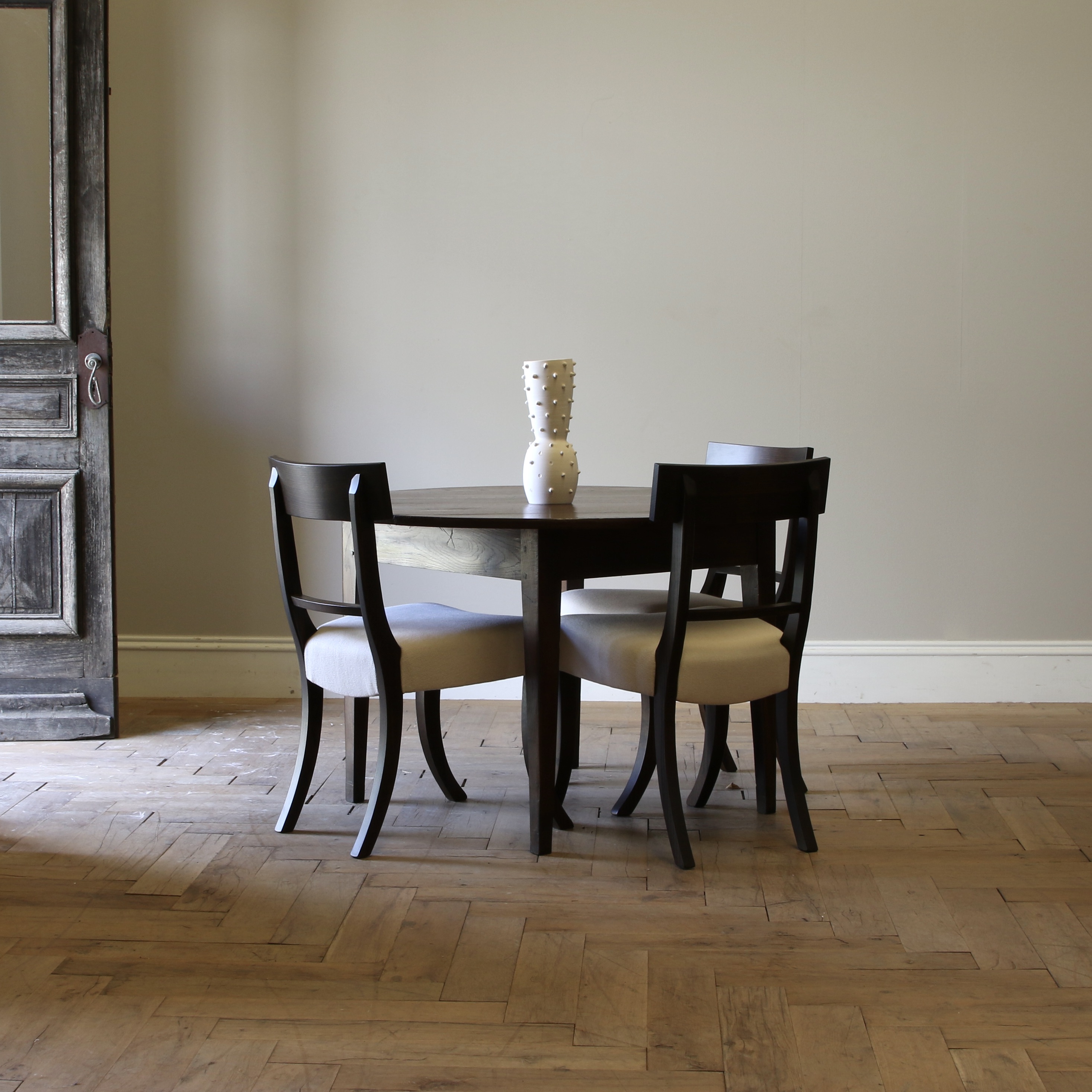 Klismos Chair // JS Editions